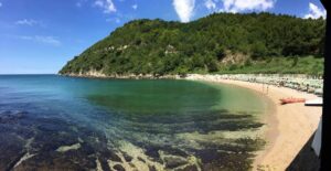 spiaggia dei sassolini